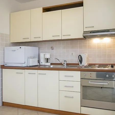 Jadranka Apartment *